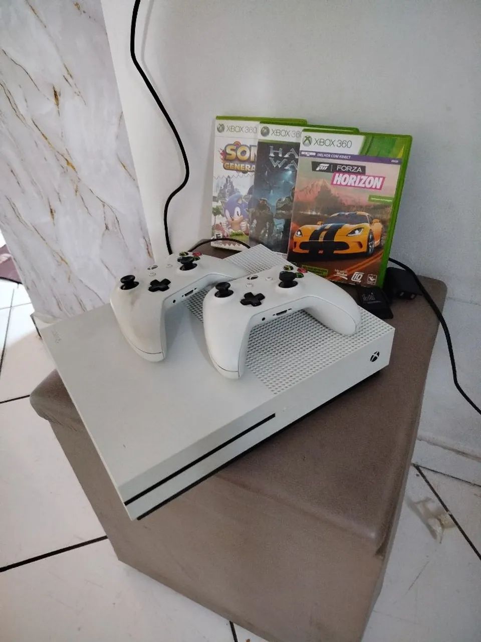Xbox one S + 2 controles 