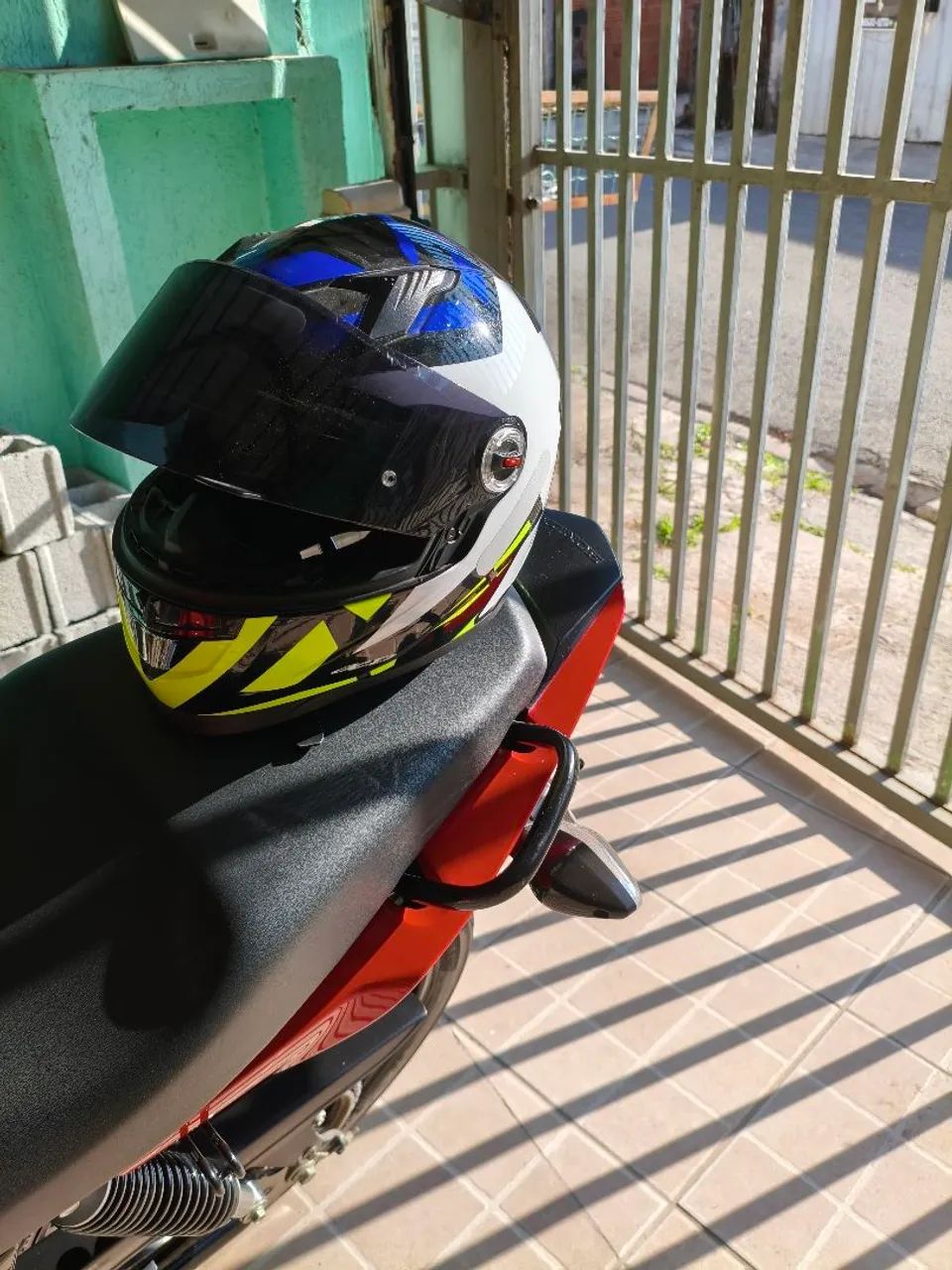 Vendo capacete LS2 tamanho 62