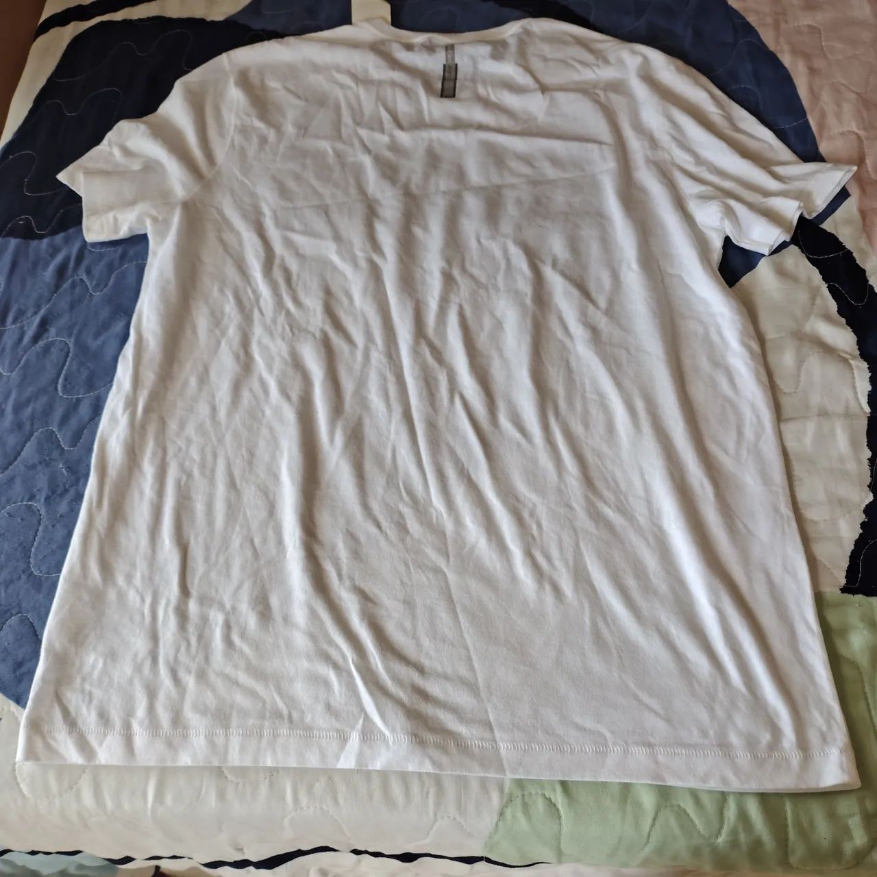 Camisa marca Calvin Klein, nova, original, importada, tamanho médio. - Foto 4