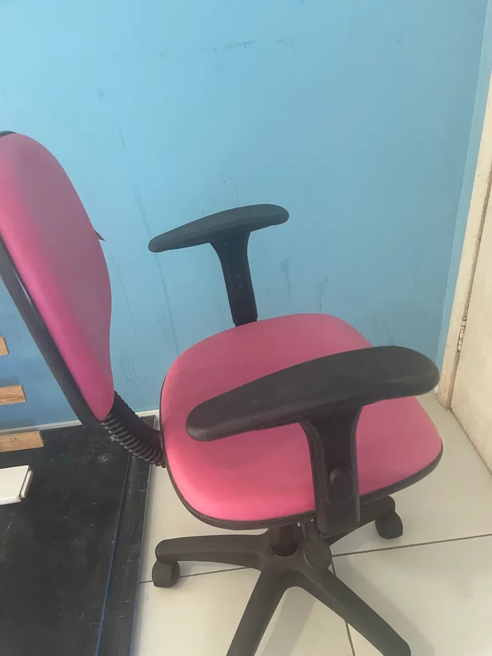 Cadeira escritório giratória rosa  - Foto 3