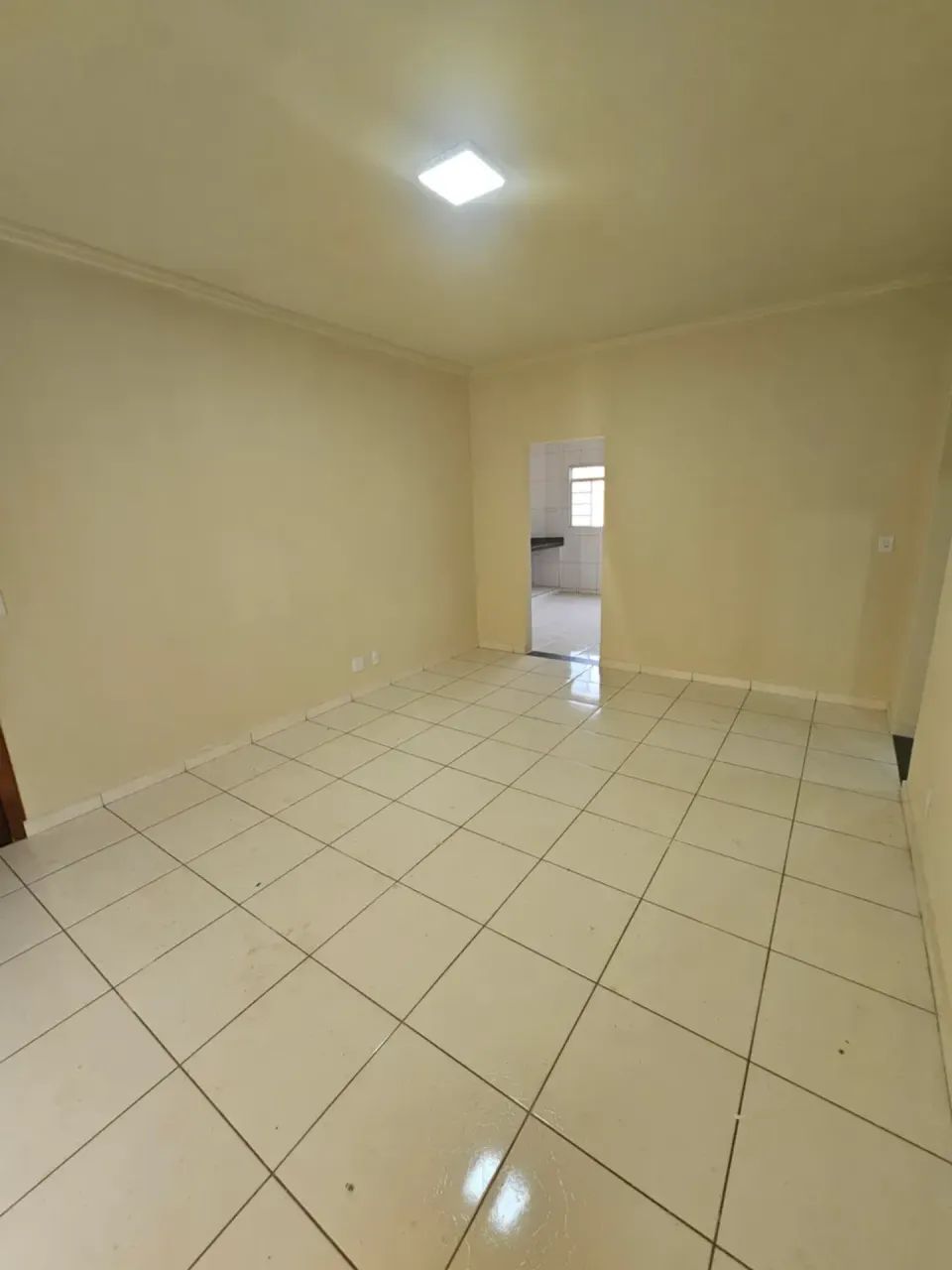 Apartamento barato com suite e sacada no centro de várzea grande - Foto 3