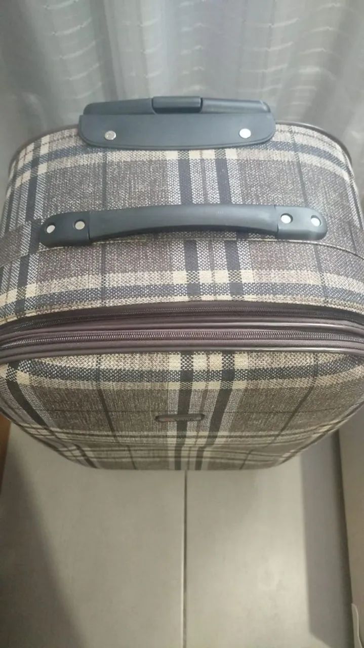 Mala semi nova em perfeito estado