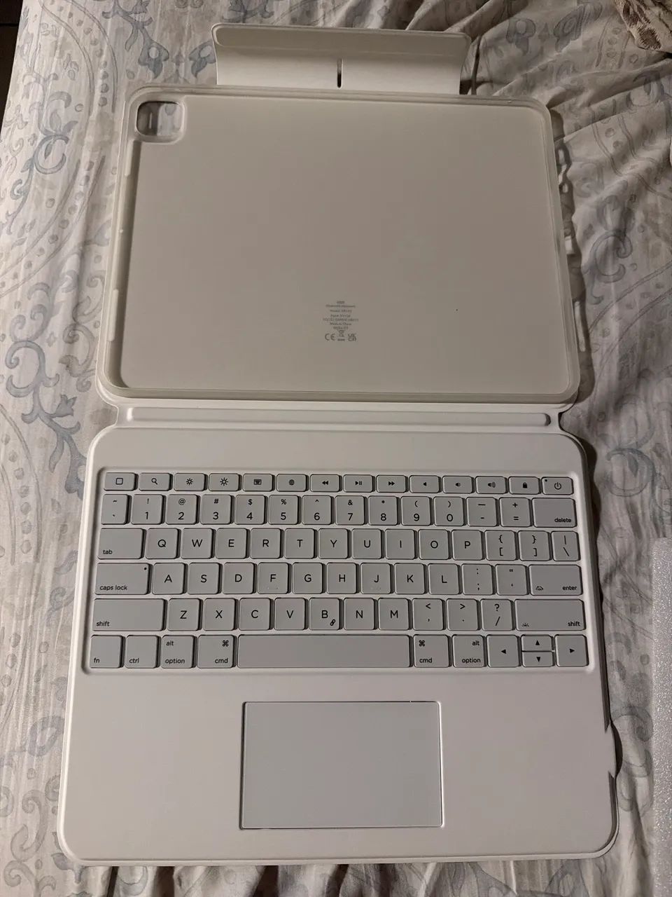 iPad Pro 13 - M4 2TB + Teclado Retroiluminado + Case - Foto 4