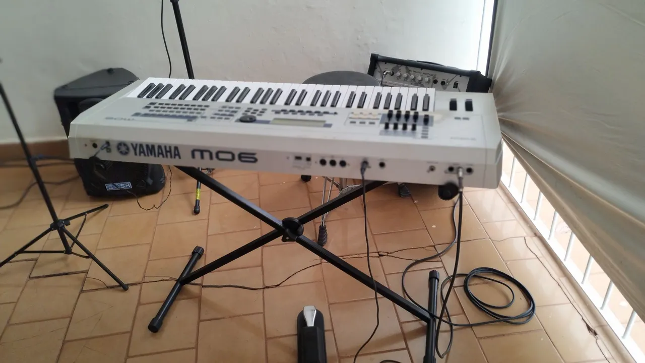 Stage Piano Yamaha CP33 - Instrumentos musicais - Jardim das