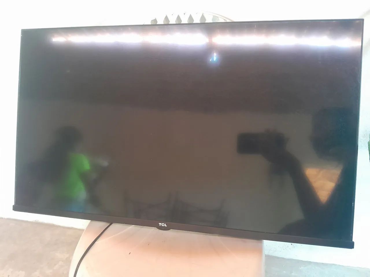 Vendo TV Semp TCL 32 polegadas com defeito no display não sei quanto custa pra arrumar  - Foto 5