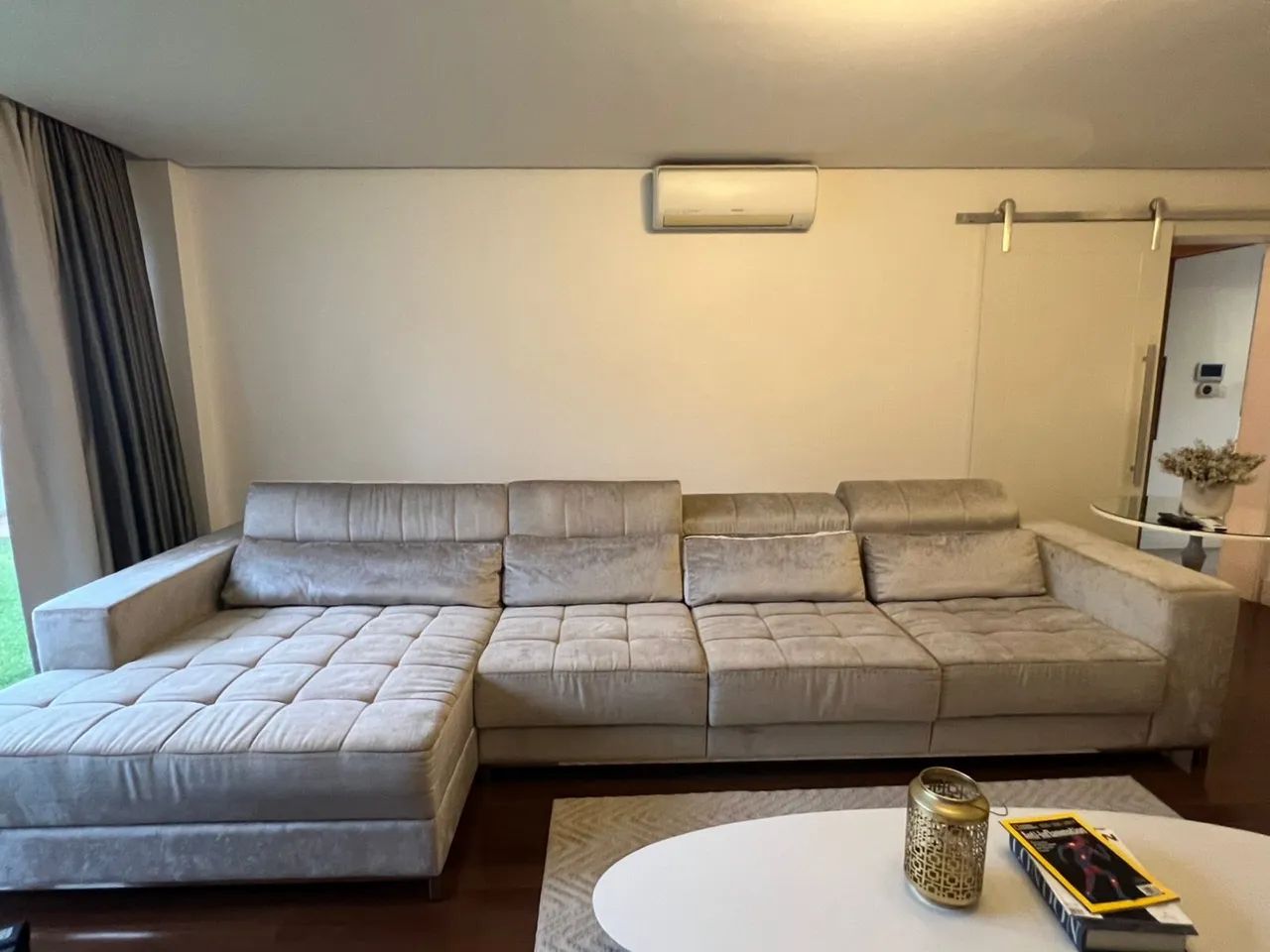 VENDO SOFÁ GRANDA E CONFORTÁVEL. - Foto 5