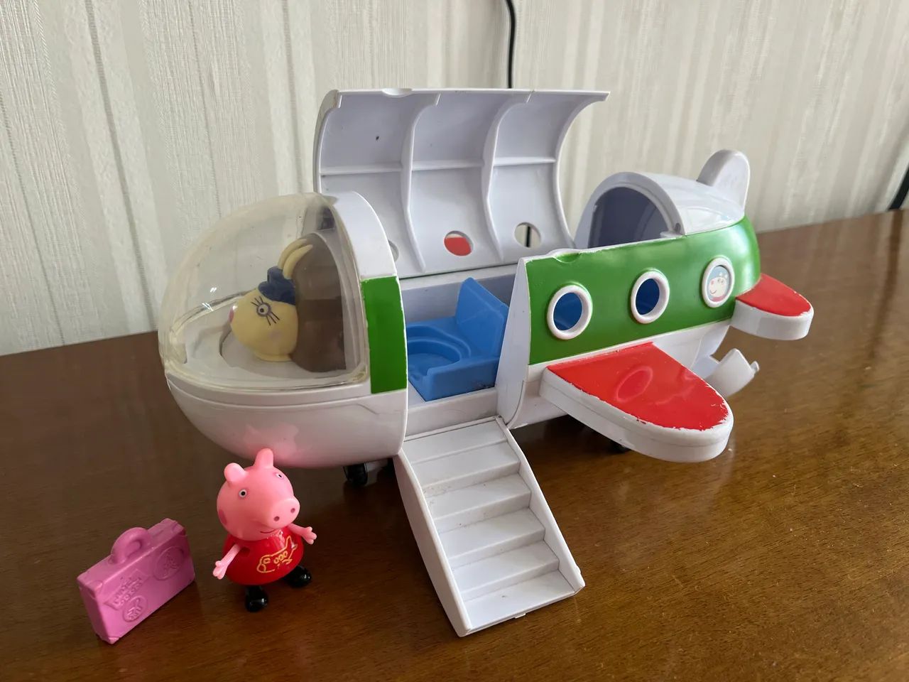 Avião da Peppa Pig em ótimo estado