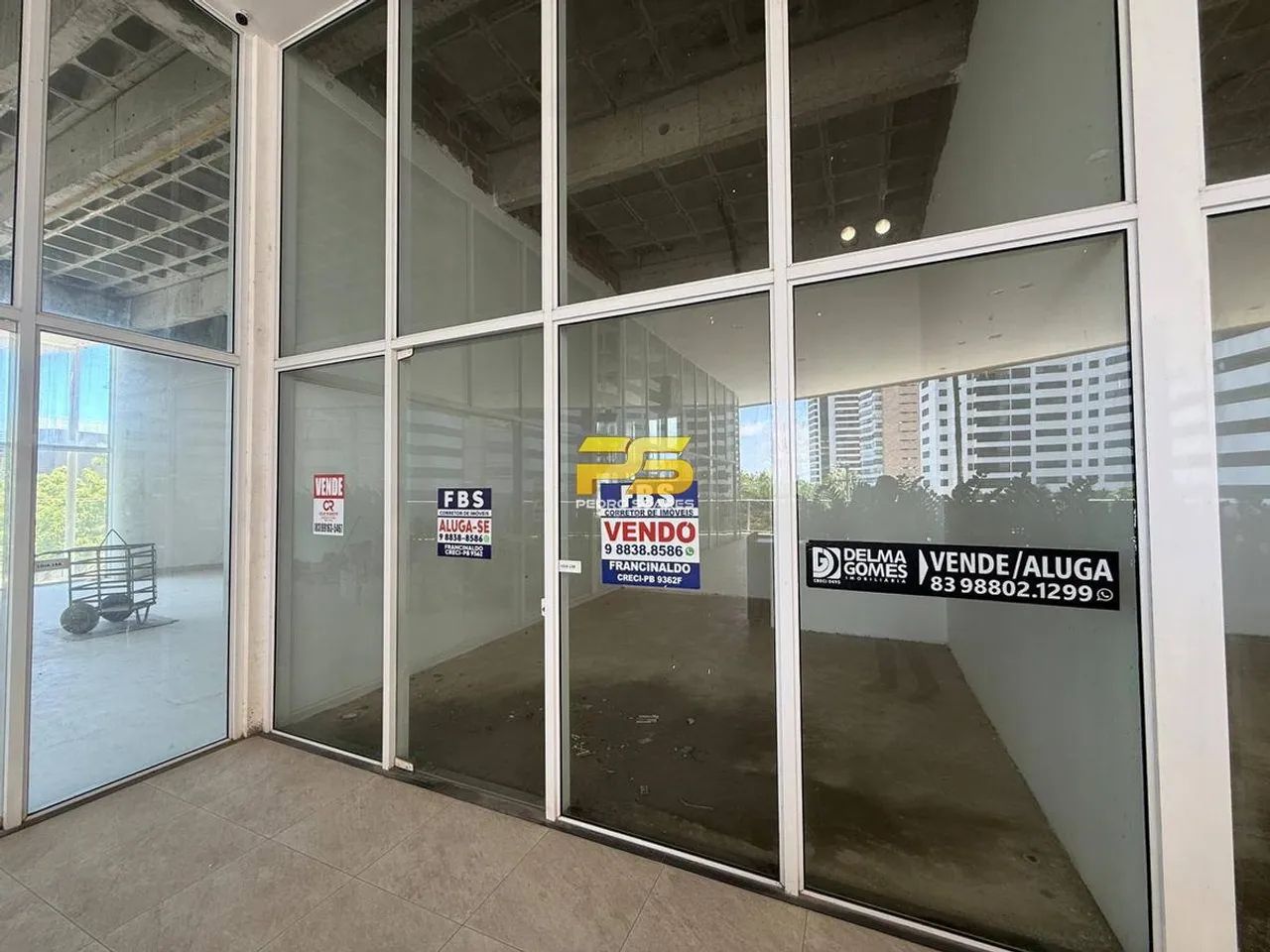 Vendo sala comercial no bairro do Altiplano