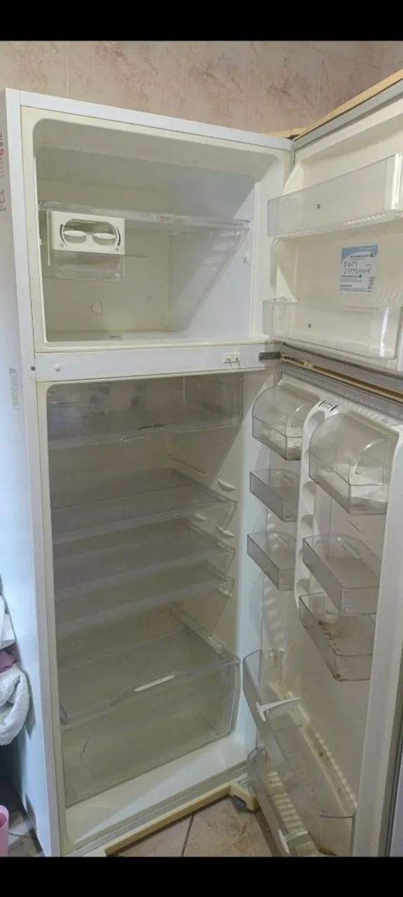 Vendo geladeira com defeito  - Foto 4