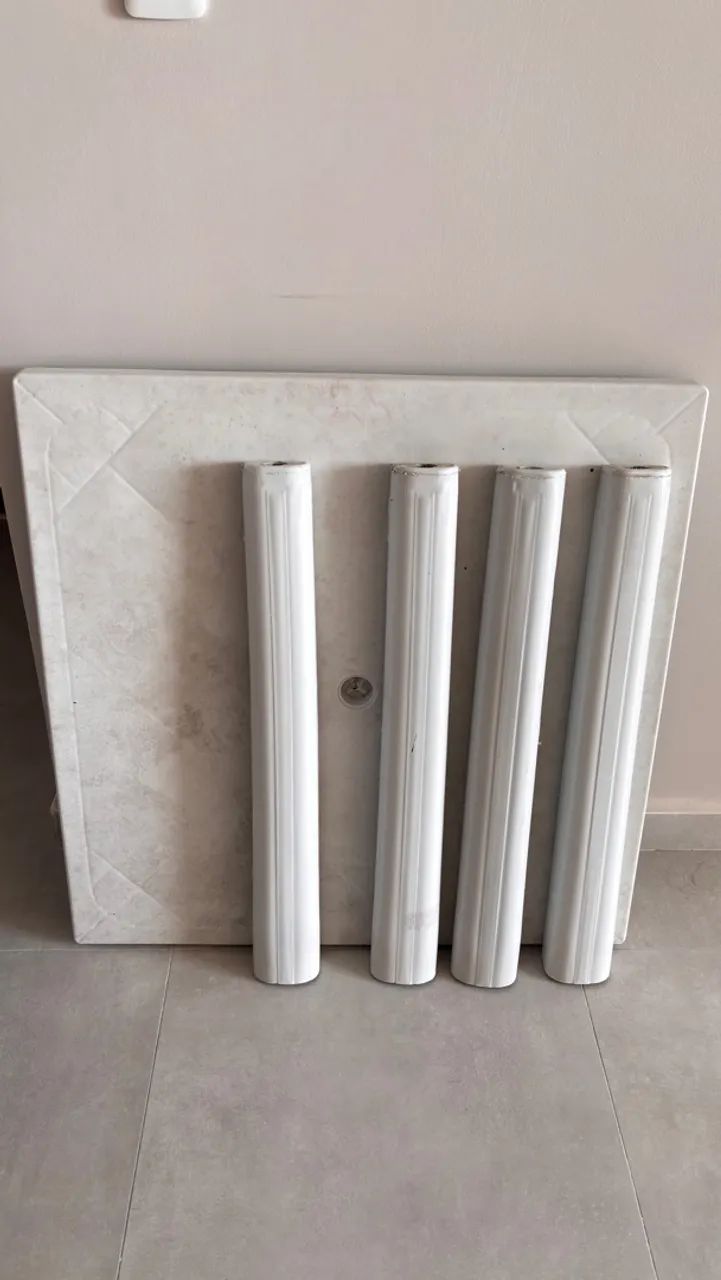 MESA DE PLÁSTICO  - Foto 2