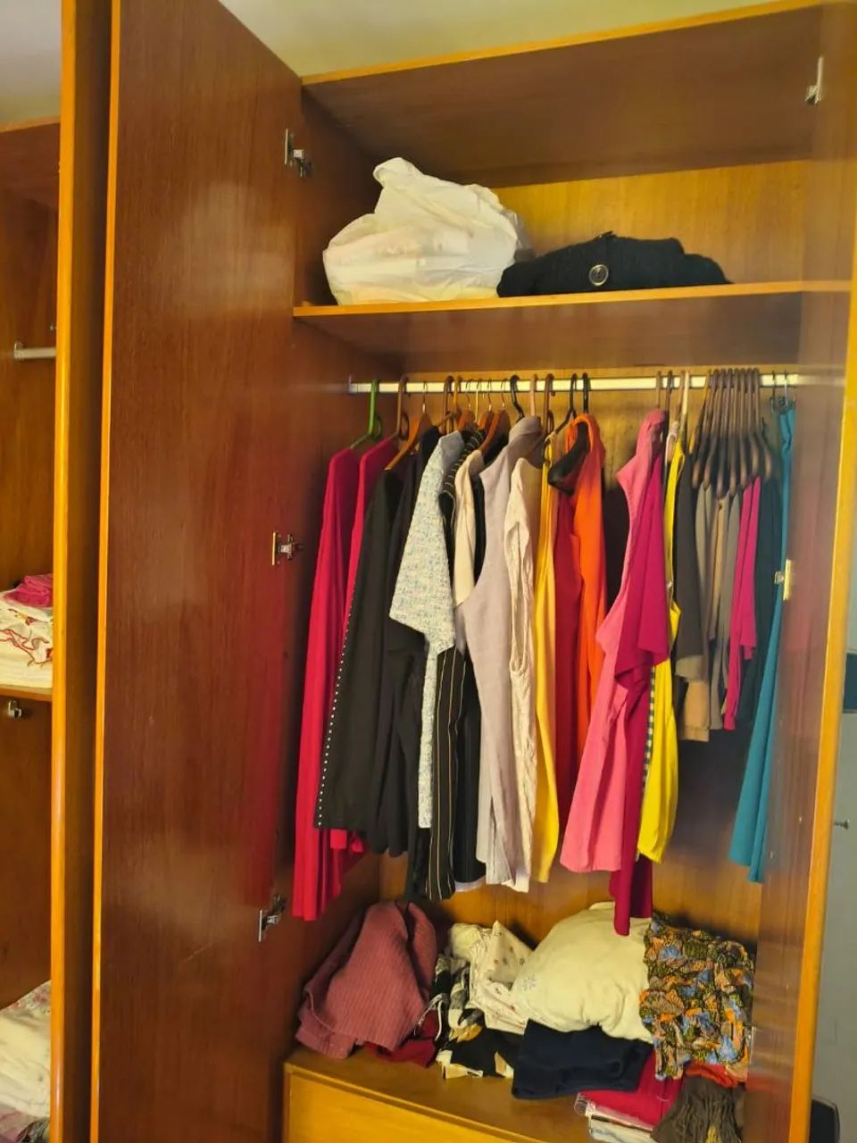 Guarda roupa Madeira Maciça  - Foto 4