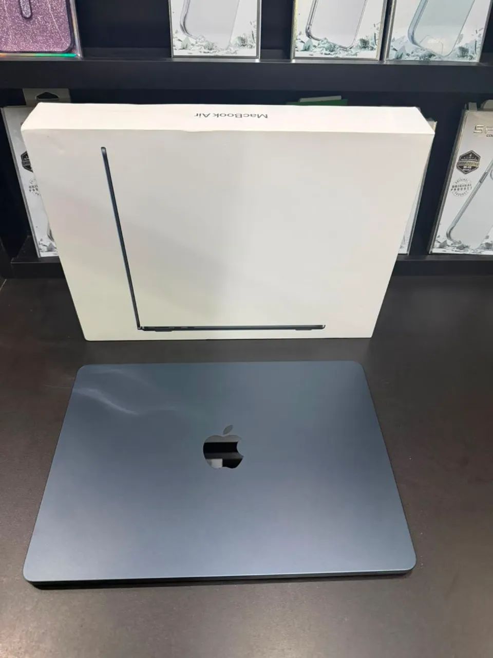 MacBook Air M2 13,6
