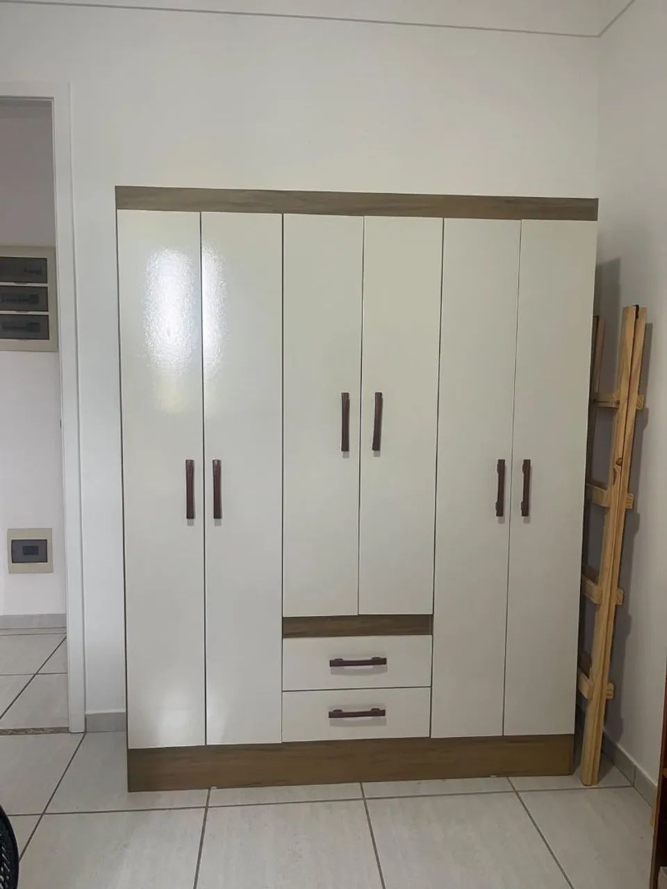 Guarda roupa a preço de desapego 
