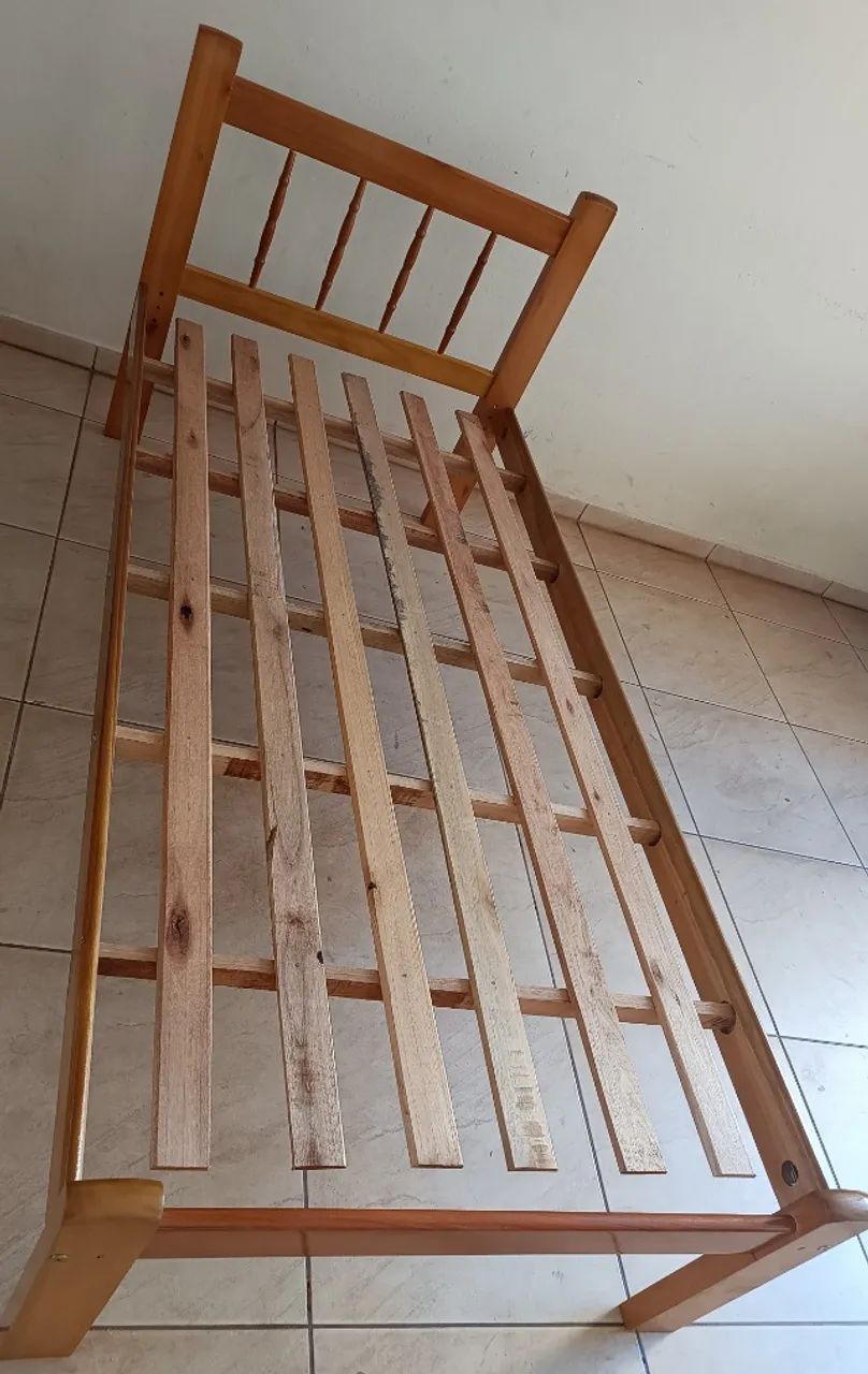 Cama de Solteiro de Madeira Rubin Nova, Entrego