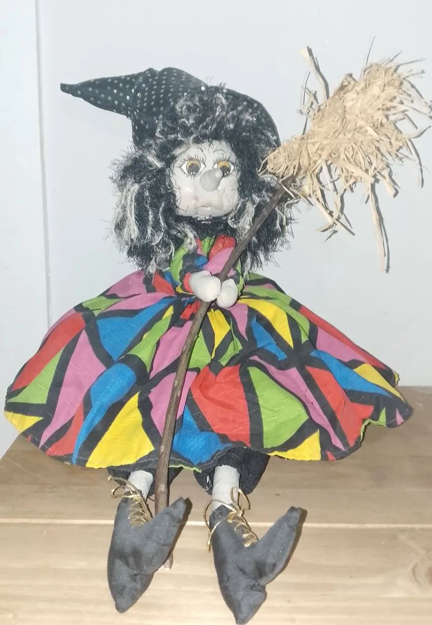 Boneca artesanal de pano (bruxa) - Foto 5