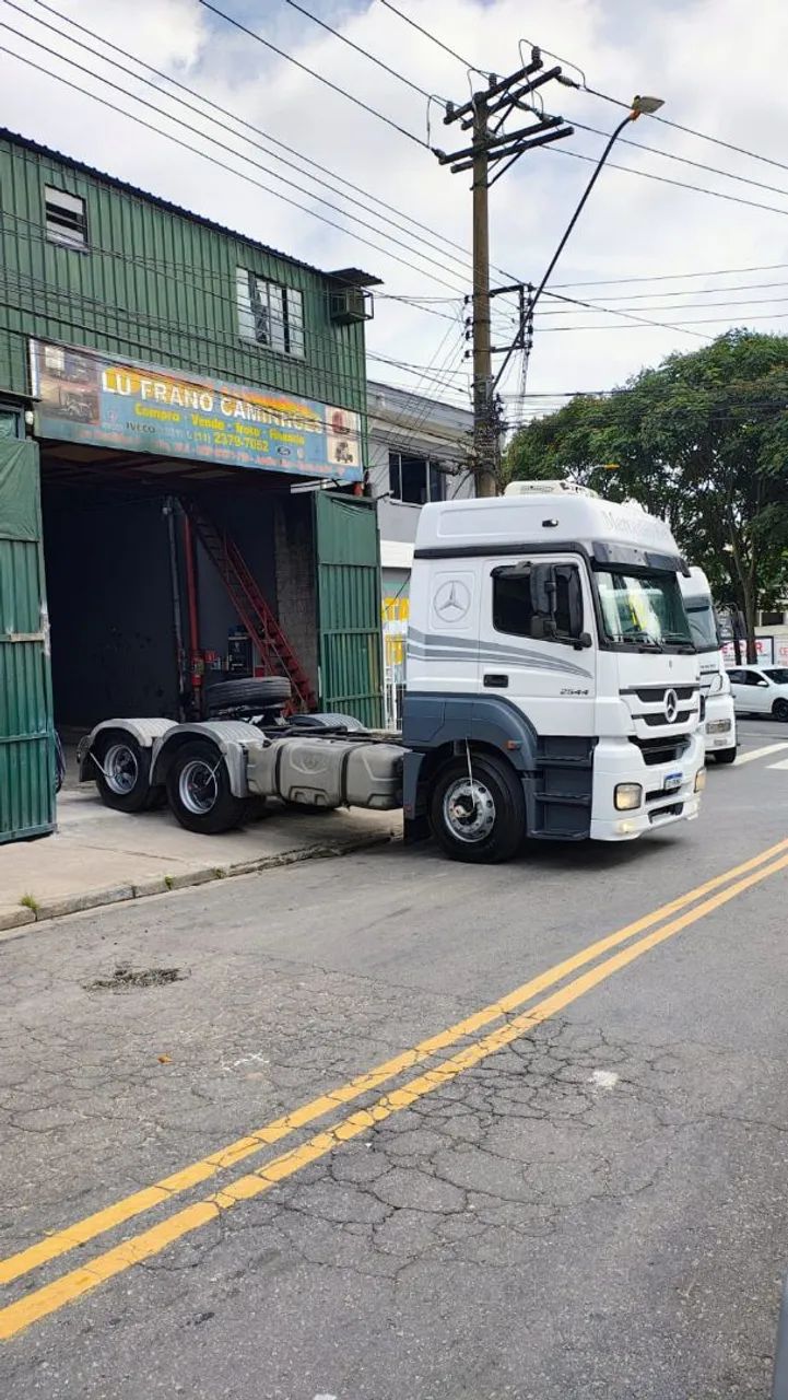 Axor 2544 2013 teto alto automático extremamente novo  - Foto 6