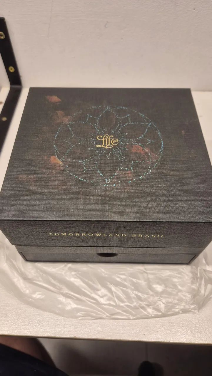Treasure Case Oficial Tomorrowland 2025 - Tema LIFE / Flor - Foto 2
