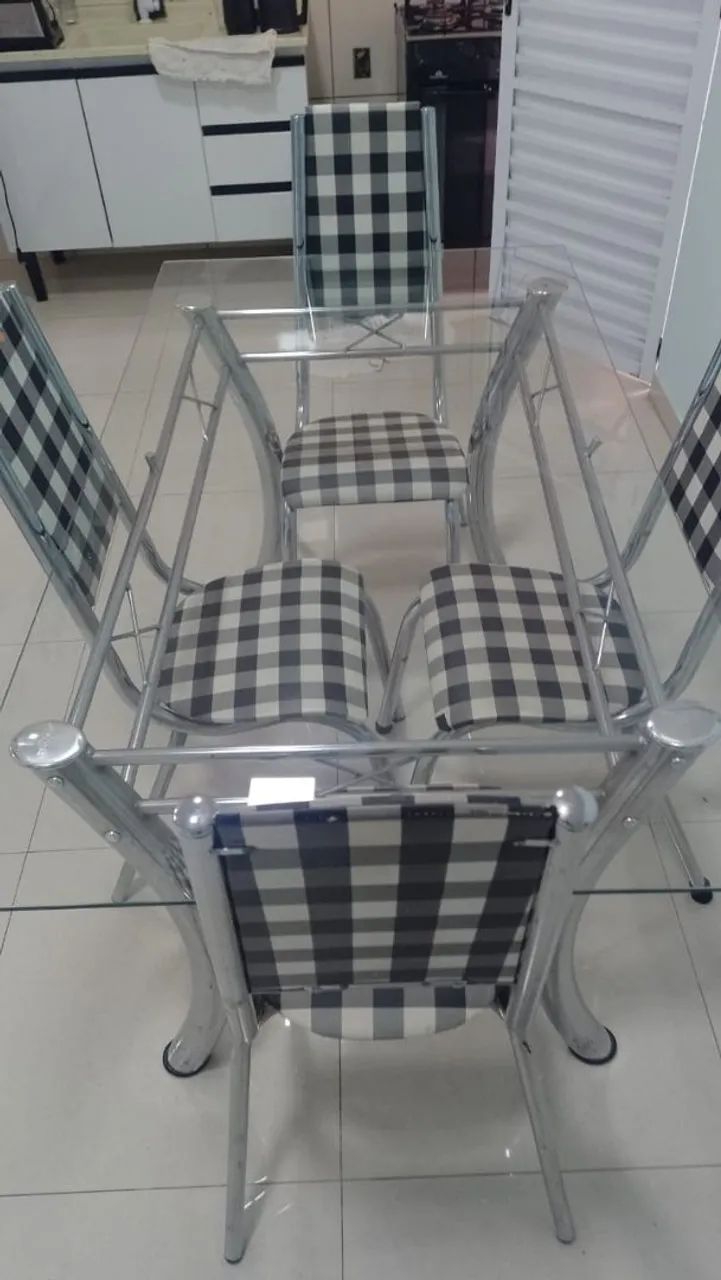 Mesa de vidro com 6 cadeiras - Foto 2