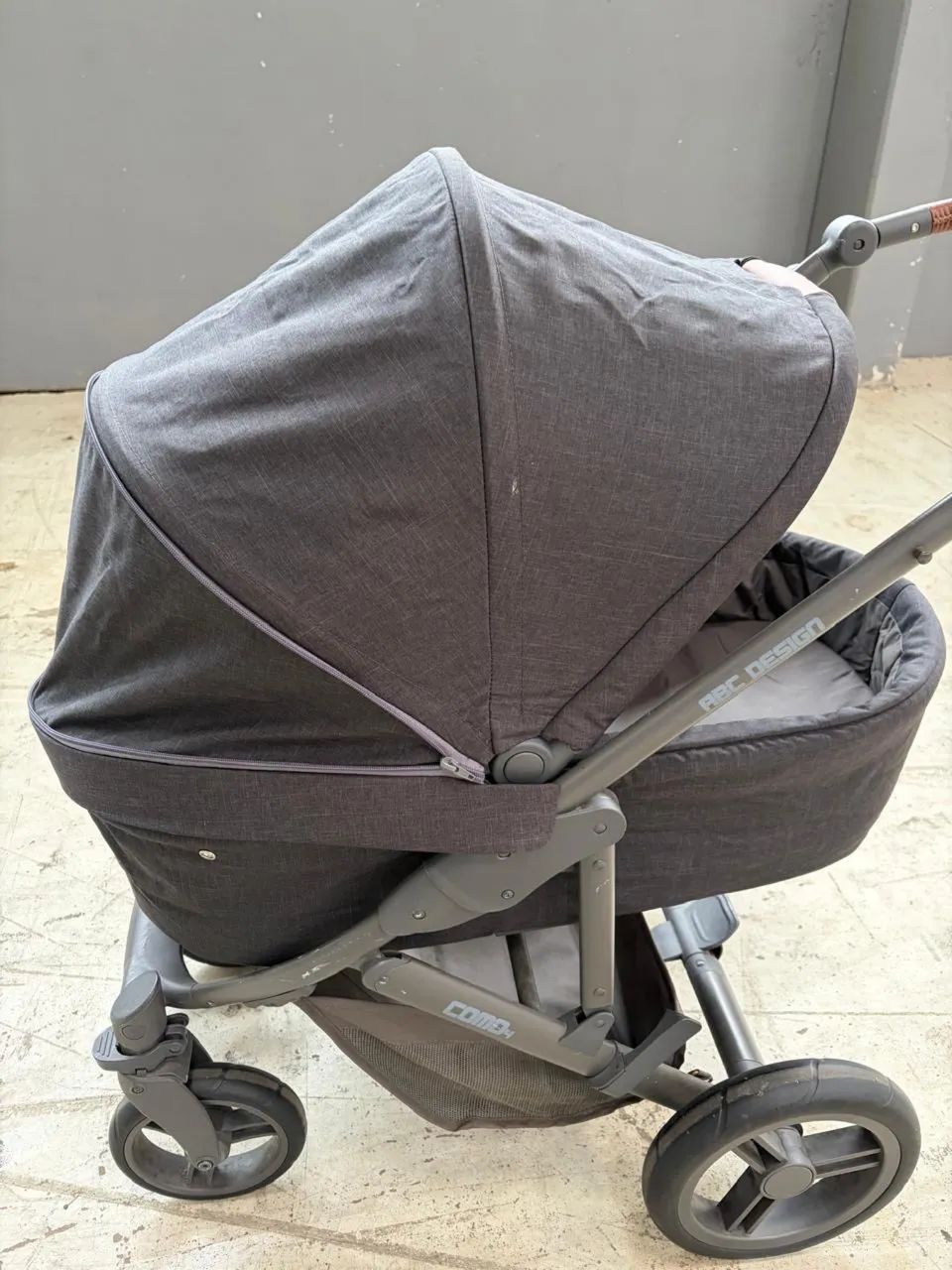 Carrinho COMO 4 com bebê conforto e moisés - ABC Design - Foto 4