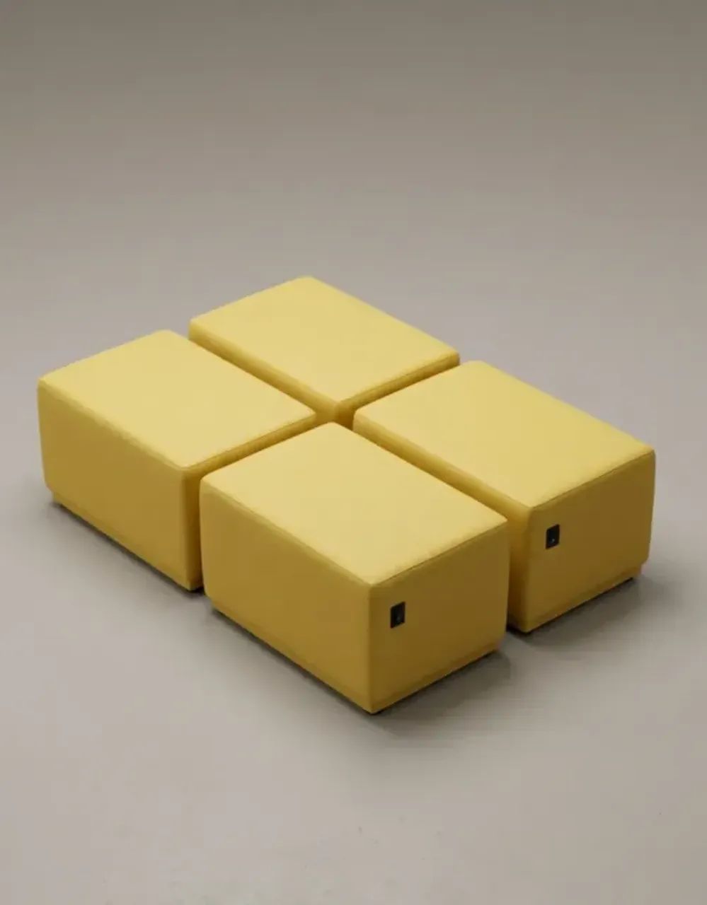 Kit 4 Pufe Amarelo 95x45 cm | Ideal para Bares, Tabacarias, Restaurantes e Decoração