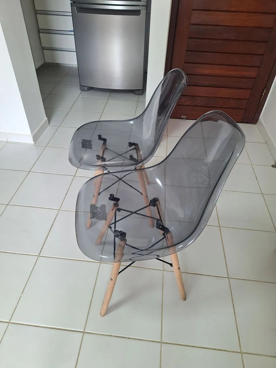 VENDO DUAS CADEIRAS - Foto 2
