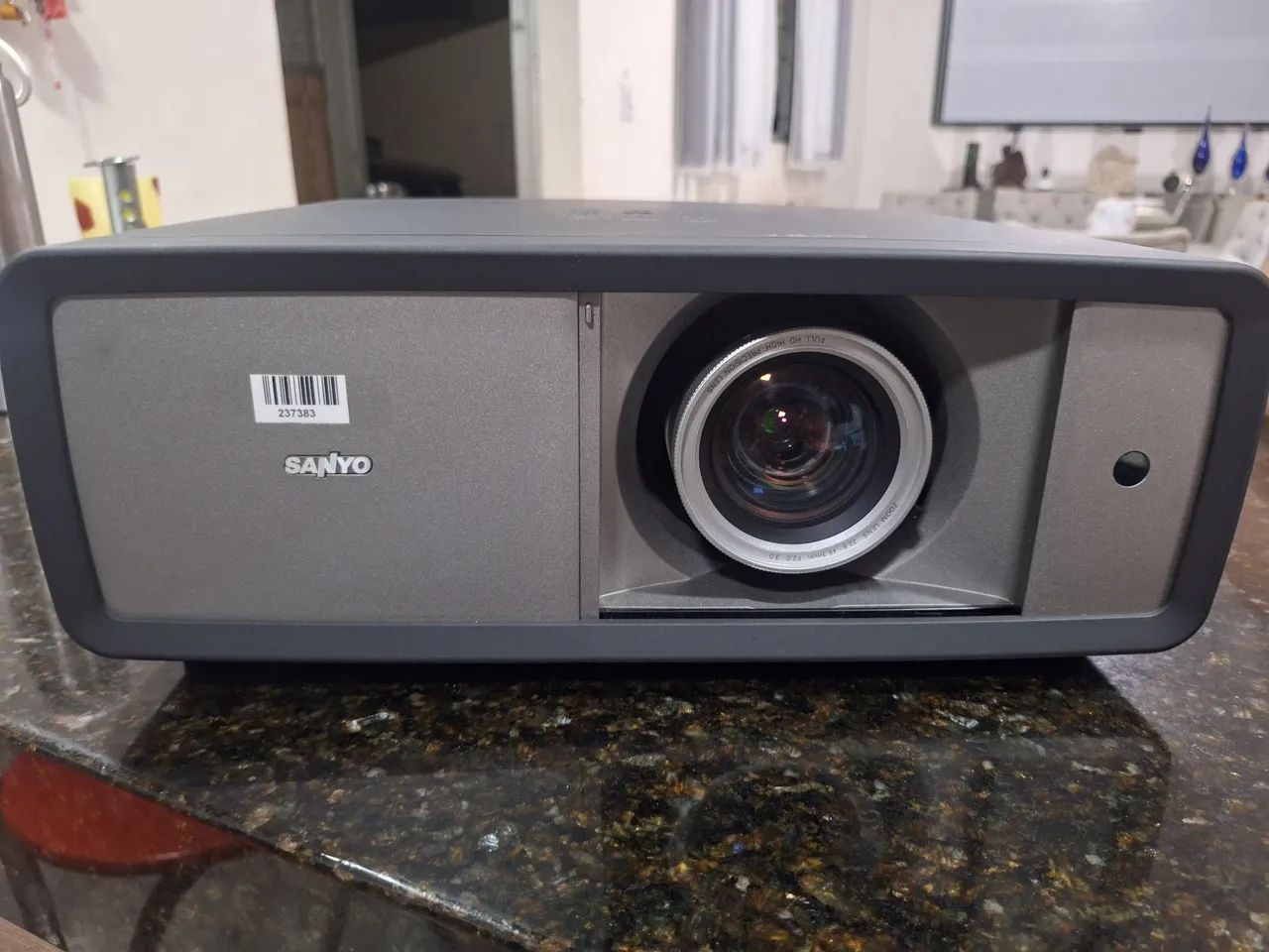Projetor sanyo PLV-z3000  - Foto 5