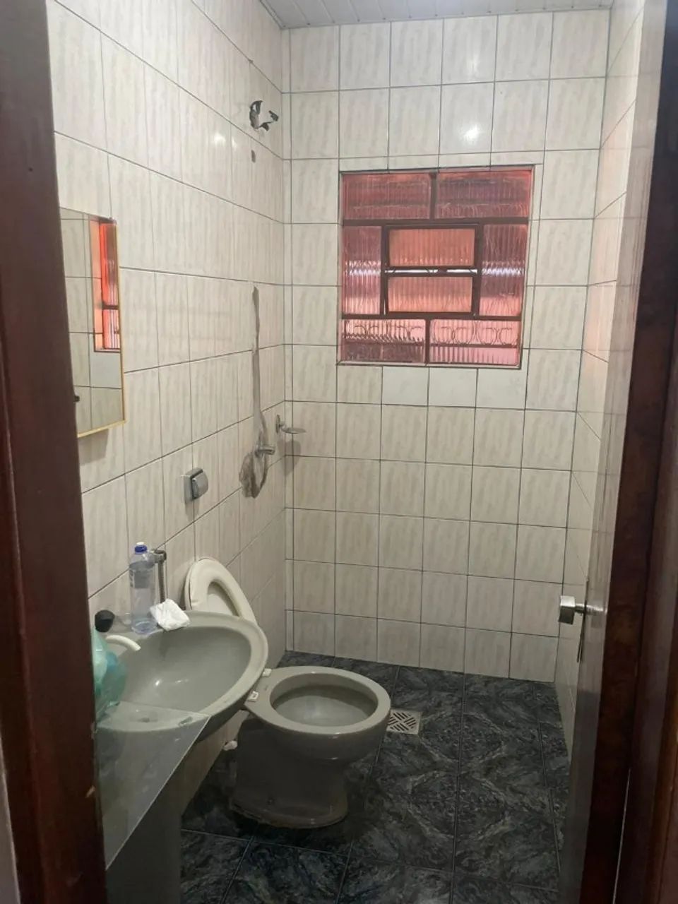 Casa Ampla no Setor Sudoeste em Goiânia com Edícula e Barracão de 3 Cômodos nos fundos - Foto 3