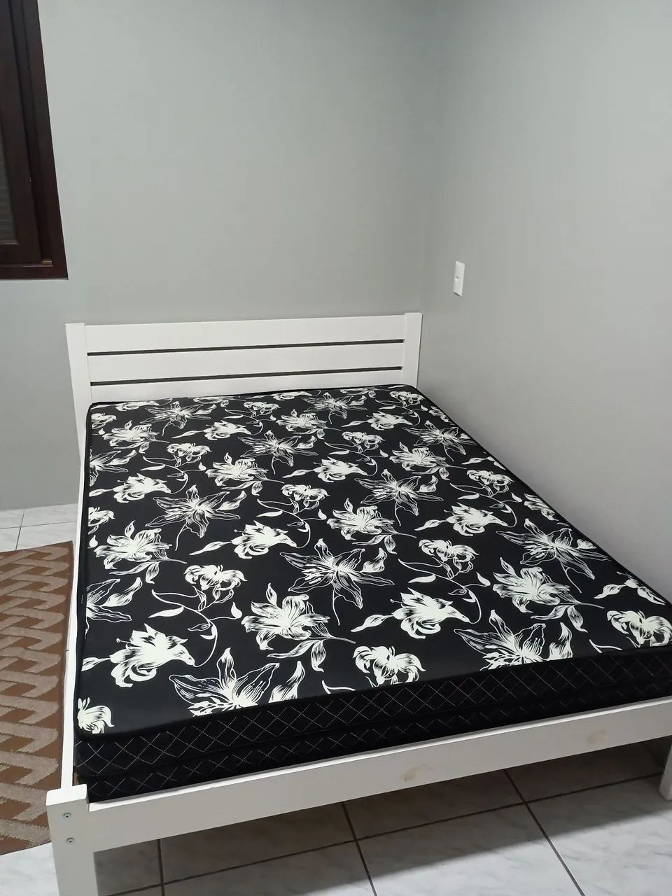 Vende-se cama de casal 