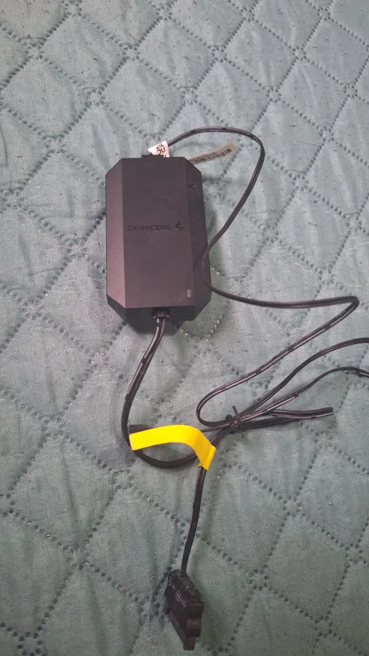 Controladora de fan (ventoinha) e hub DeepCool
