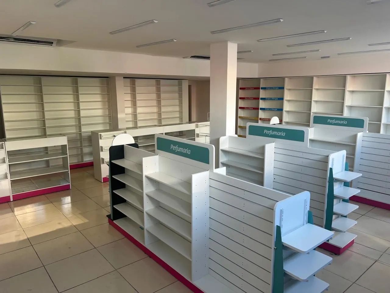 Prateleiras para farmácia  - Foto 4