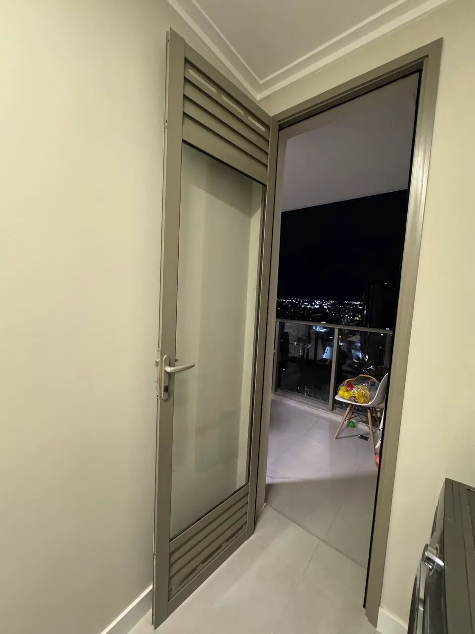 Porta de sacada alumínio champagne / bronze - 2,35 altura - vidro