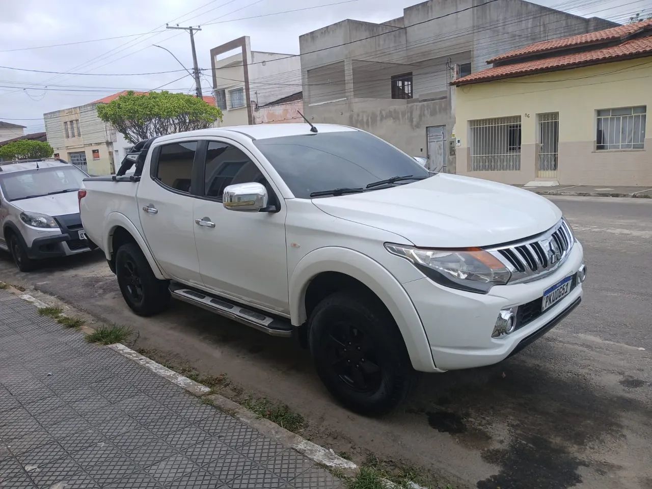 Mitsubishi L200 L200 Triton Sport GLS 2.4 CD Diesel Mec. 2017