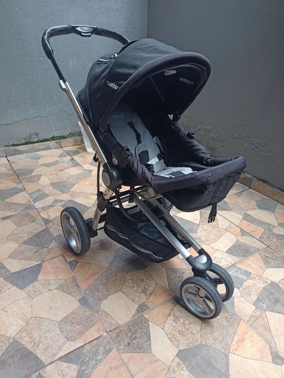 Carrinho Kiddo Compass II + Bebê conforto + Itens adicionais