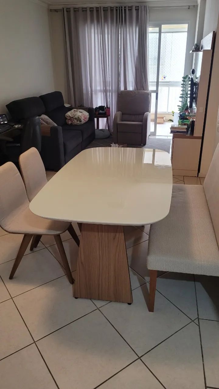 Conjuto de sala de jantar com mesa e aparador - Foto 4
