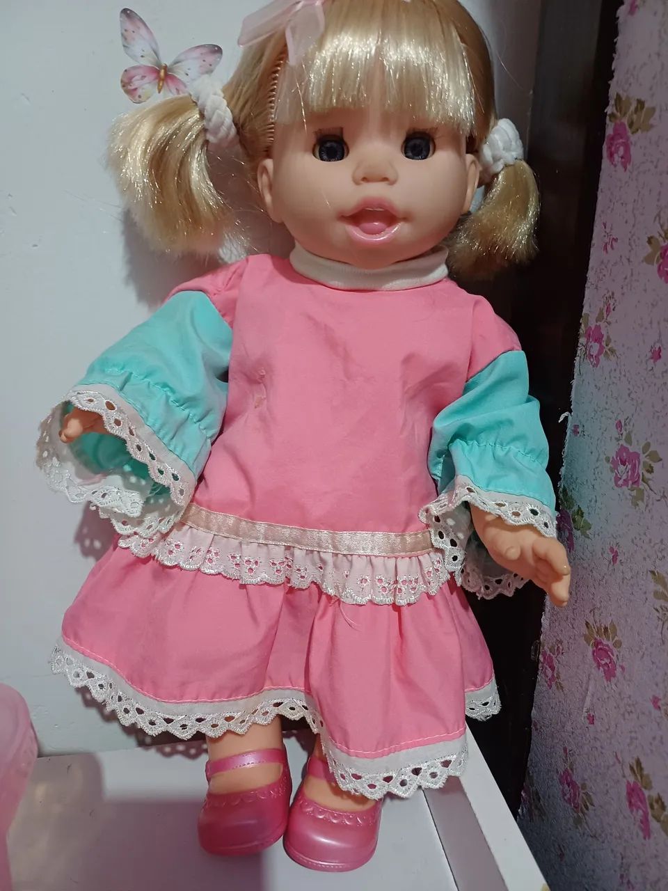 Boneca linda de 35 cms , precinho de desapego de minha coleção 