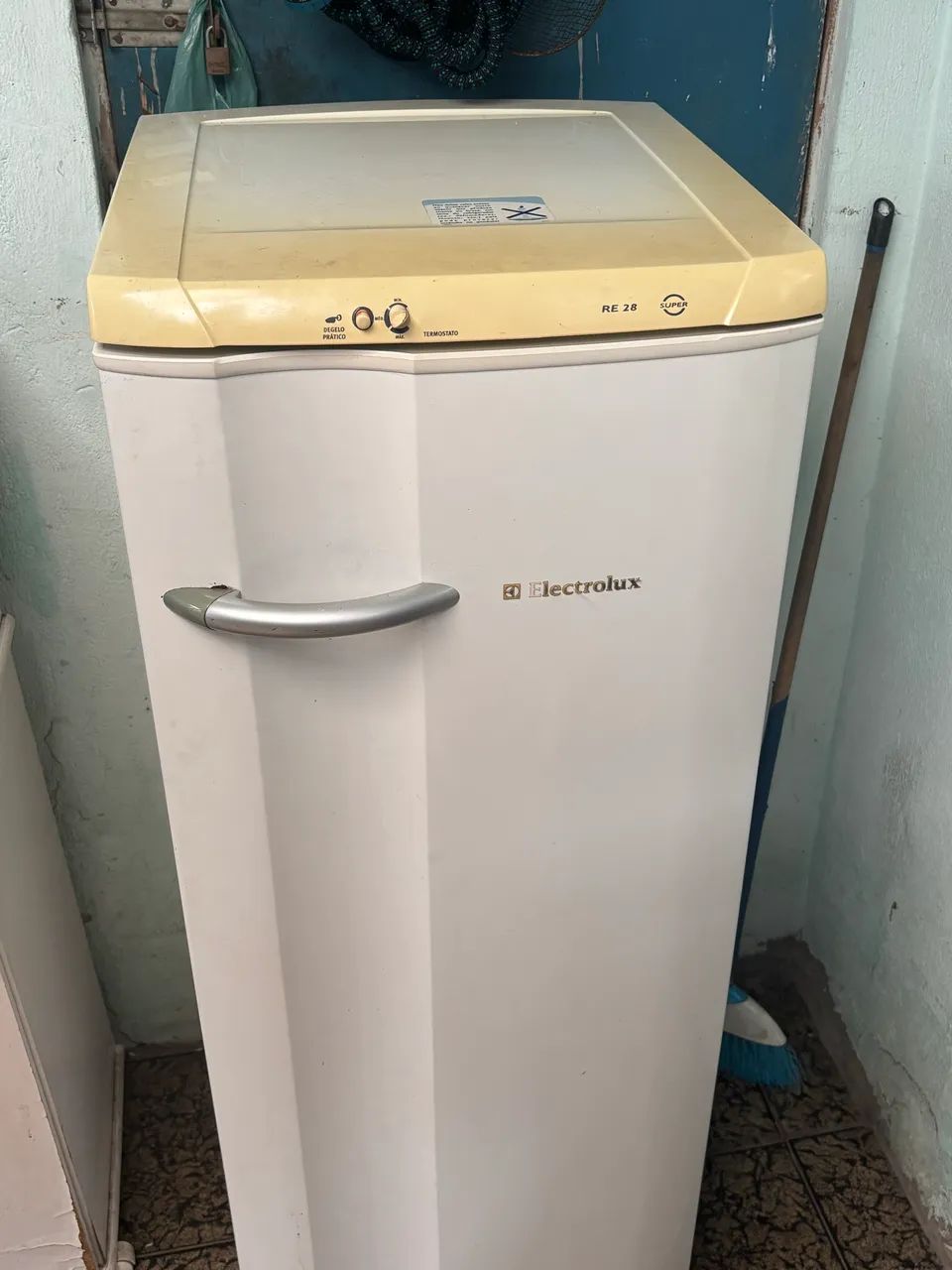 Geladeira Eletrolux funcionando bem.