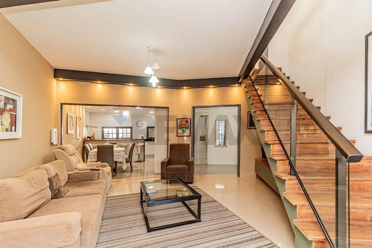 Casa no Umuharama em Pelotas: Conforto, espaço e tranquilidade"