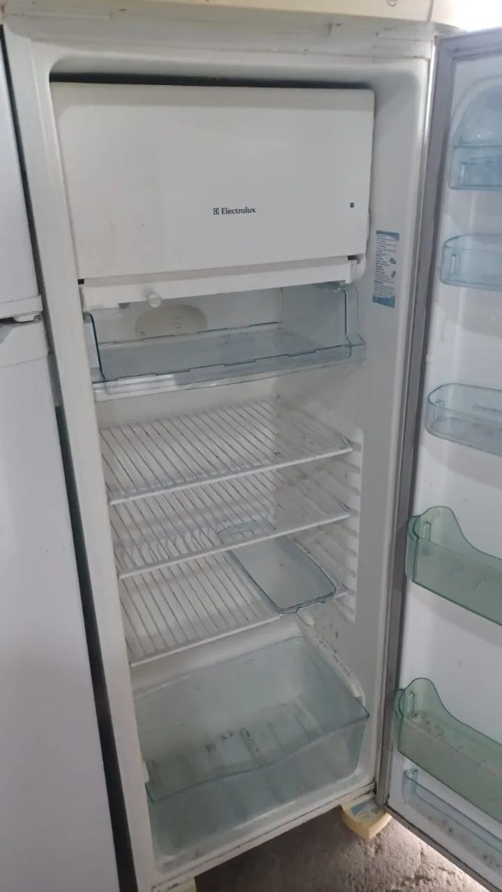 Geladeira electrolux, branca, de 1 porta. - Foto 2