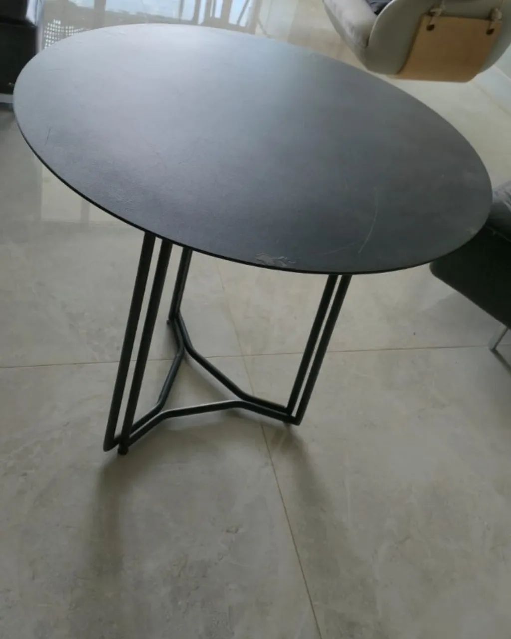Mesa redonda + 2 cadeiras / Ideal para varanda ou ambiente interno. - Foto 3