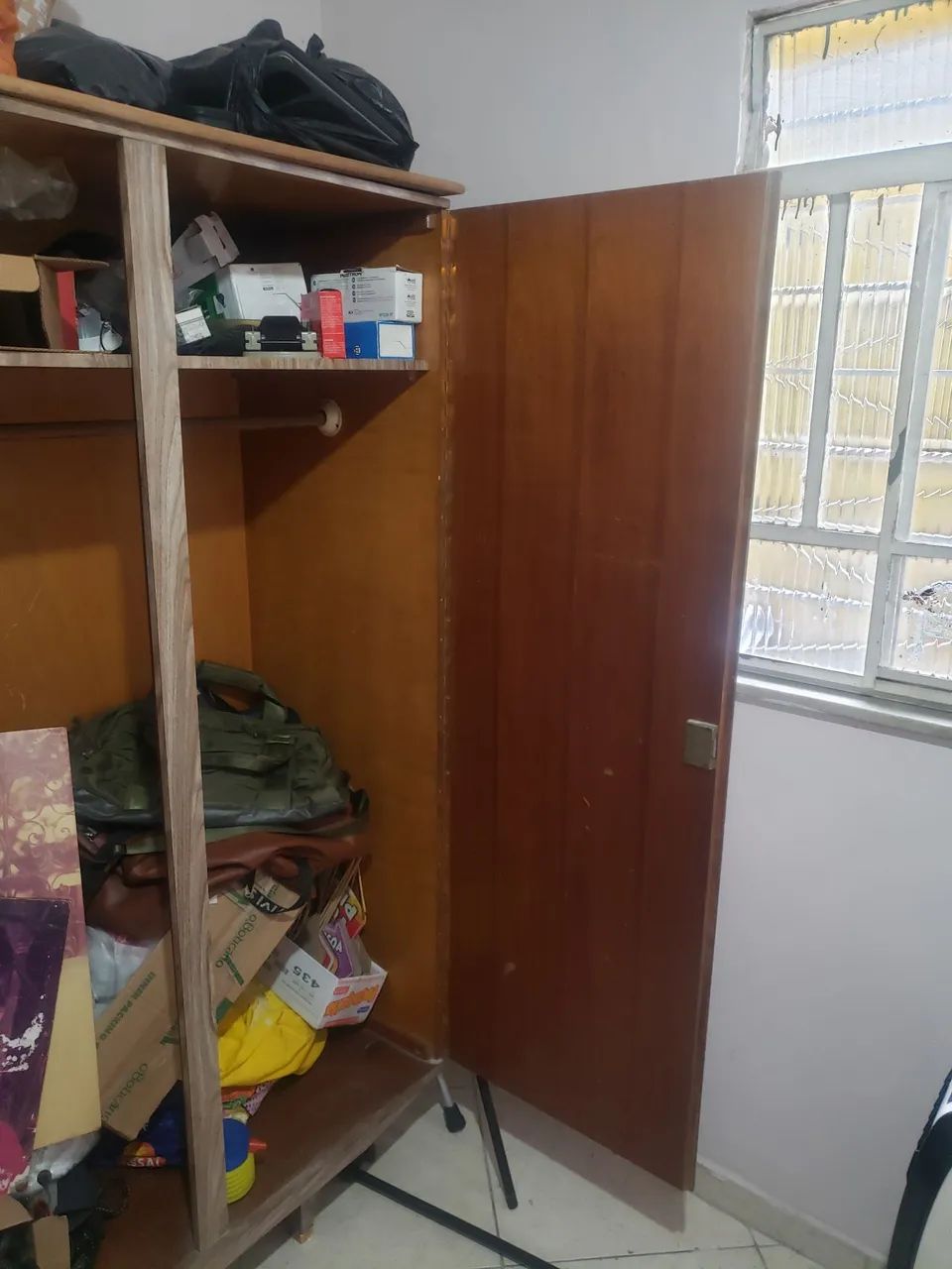 Guarda roupa antigo e penteadeira - Foto 2