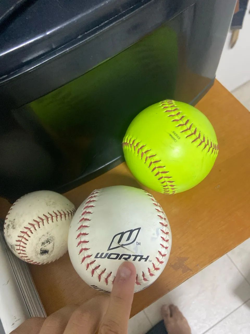 Par de luvas Rawlings 9 e 13 polegadas, com 3 bolas - Foto 3