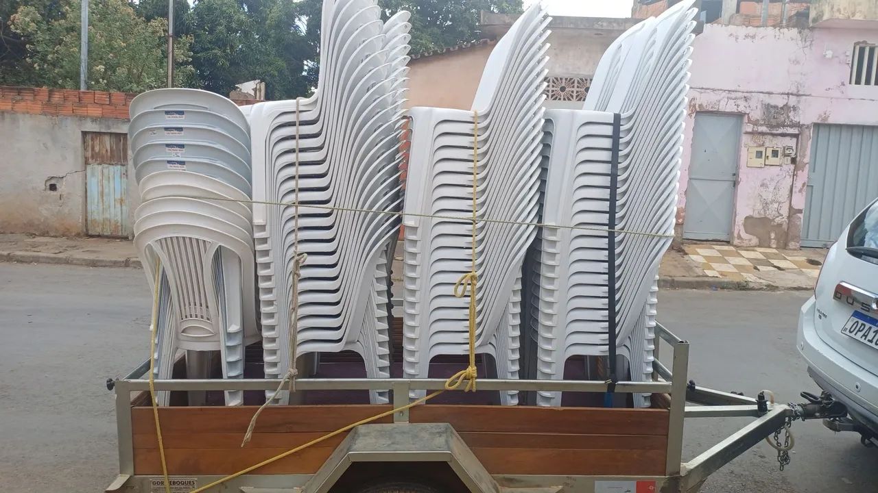 Aluguel de mesas e cadeiras para festas e eventos  - Foto 2