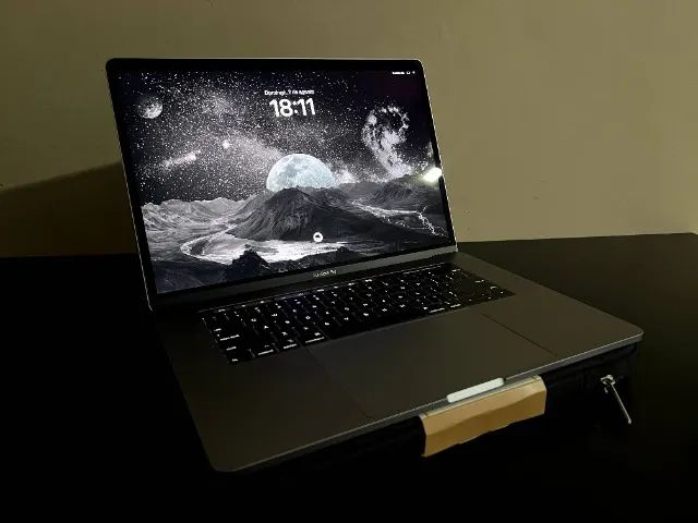 MacBook Pro 15" 2019 Core i9 - Foto 2
