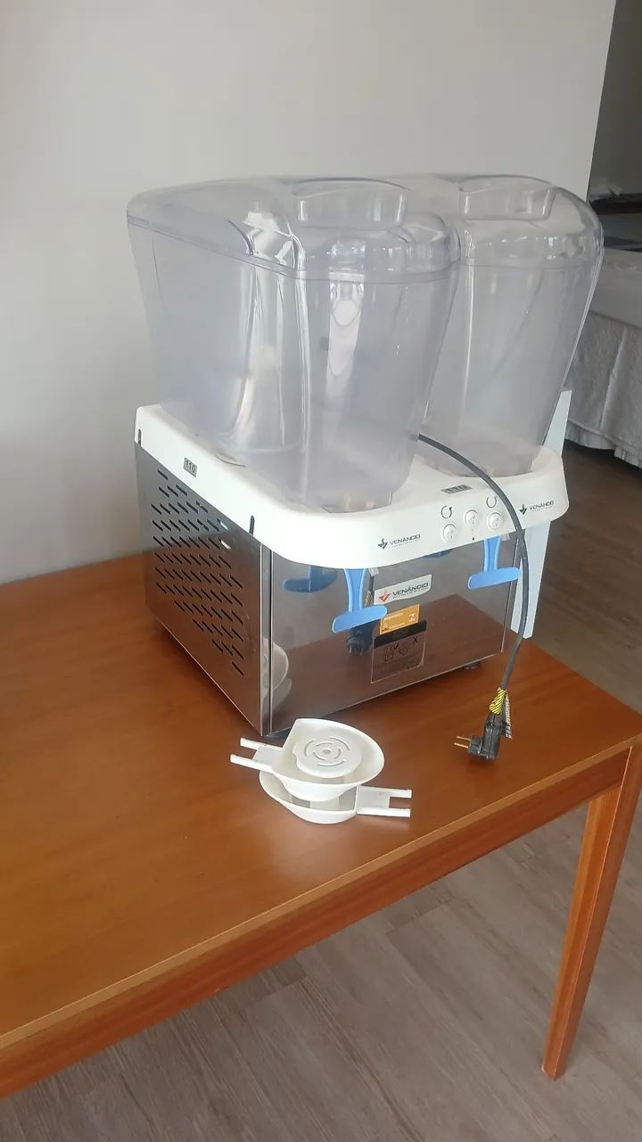 Refresqueira Venancio 2 cubas 110v