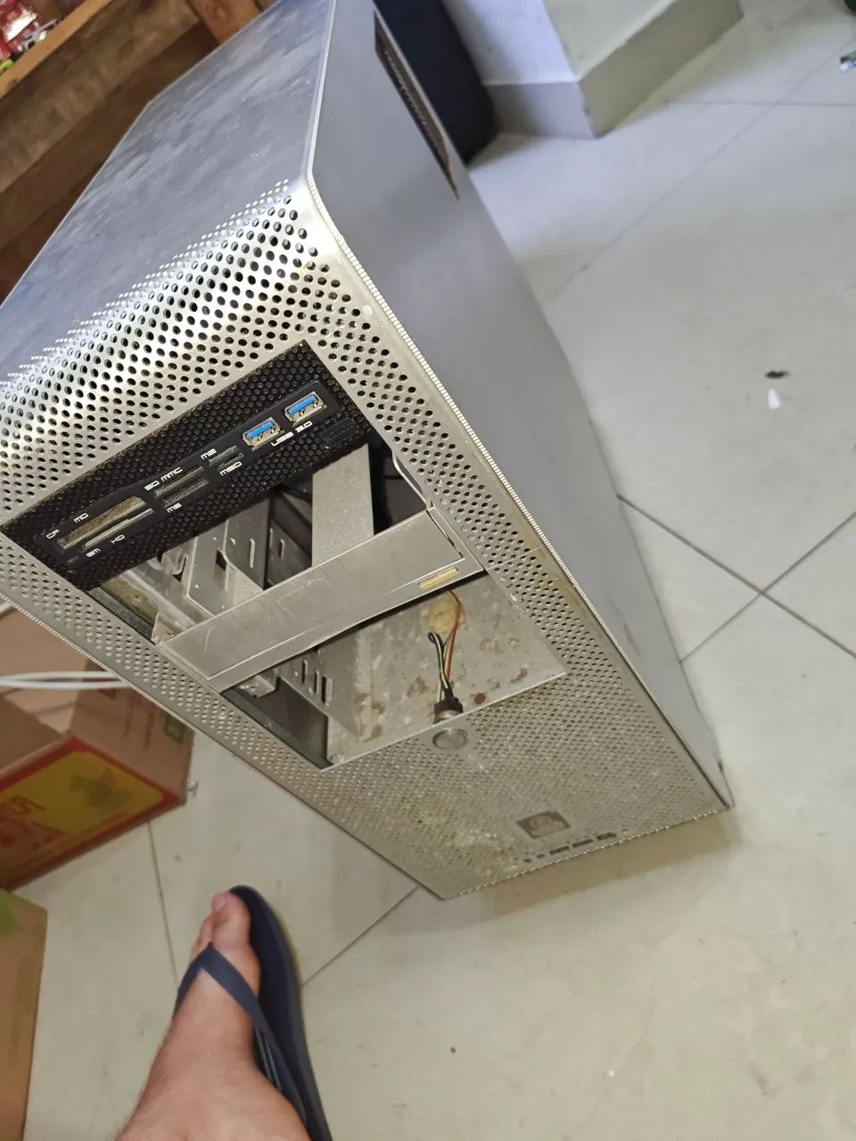 Gabinete Lian li Pc v1000