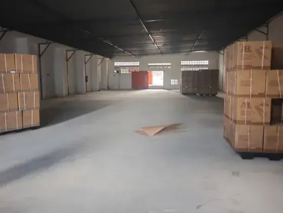 ALUGA-SE ÓTIMO GALPÃO, EM CAMARAGIBE, LOCAL DE FÁCIL ACESSO.