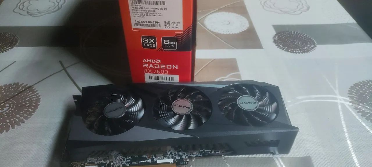 RX 7600 Gigabyte 