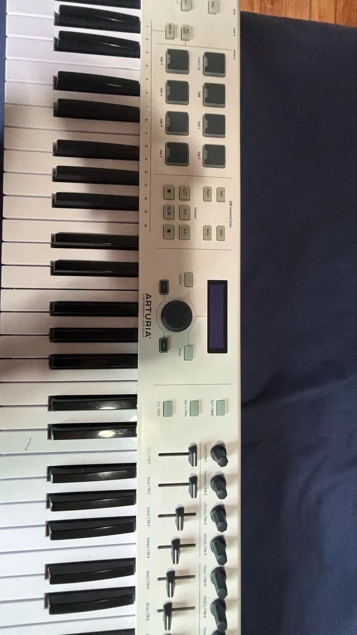 Arturia KeyLab 61 - Impecável + Capa | Aceito Propostas - Foto 3