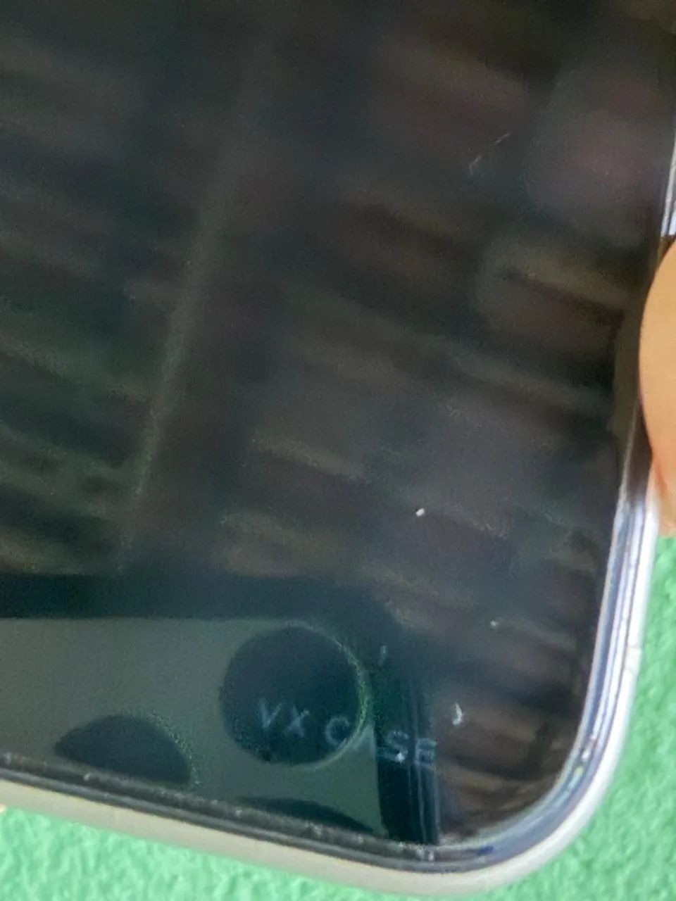 vende-se iphone 11 branco - 64g - Foto 4