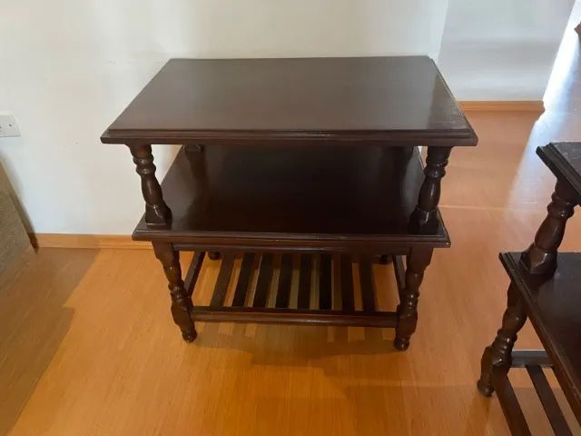 2 mesa de canto alta madeira com prateleira - Foto 3